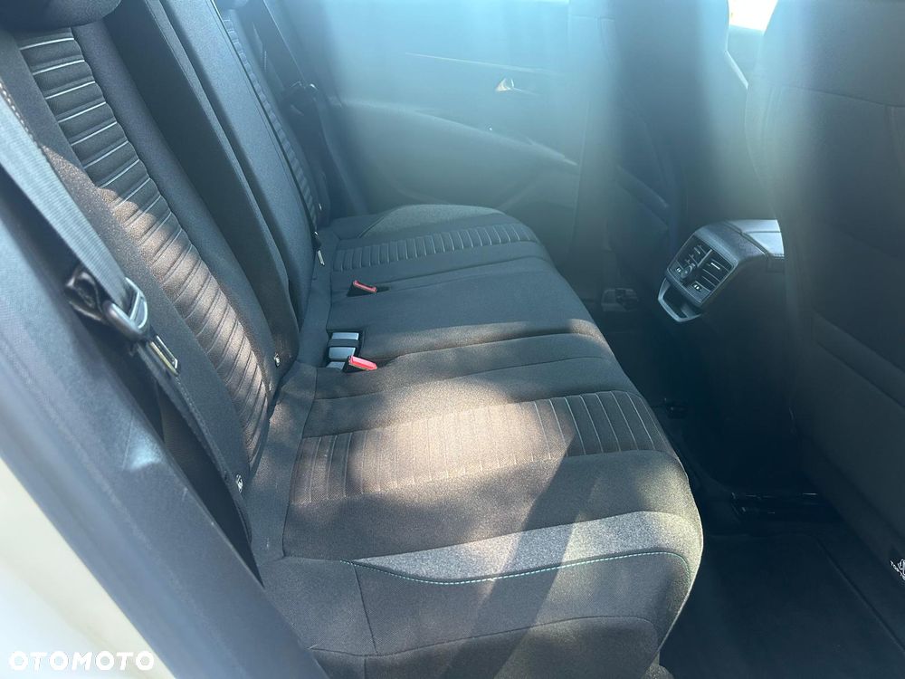 Peugeot 3008 1.5 BlueHDi Active S&S EAT8 - 20