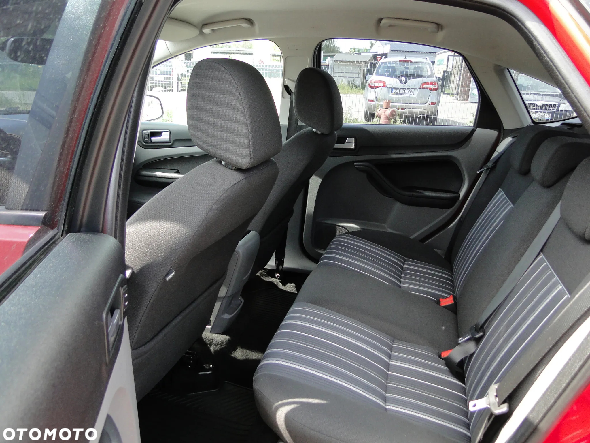 Ford Focus 1.6 16V Ghia - 9
