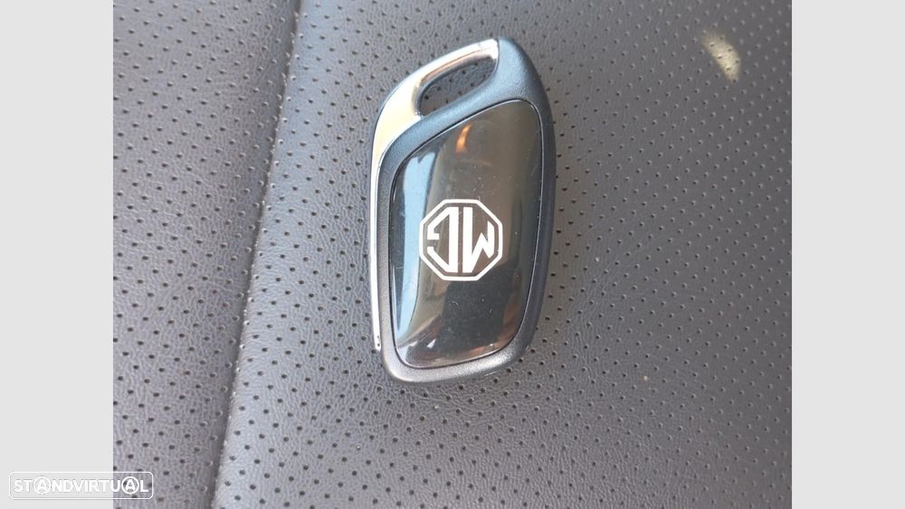 MG ZS 1.5 Hybrid+ Luxury — fotografia 17