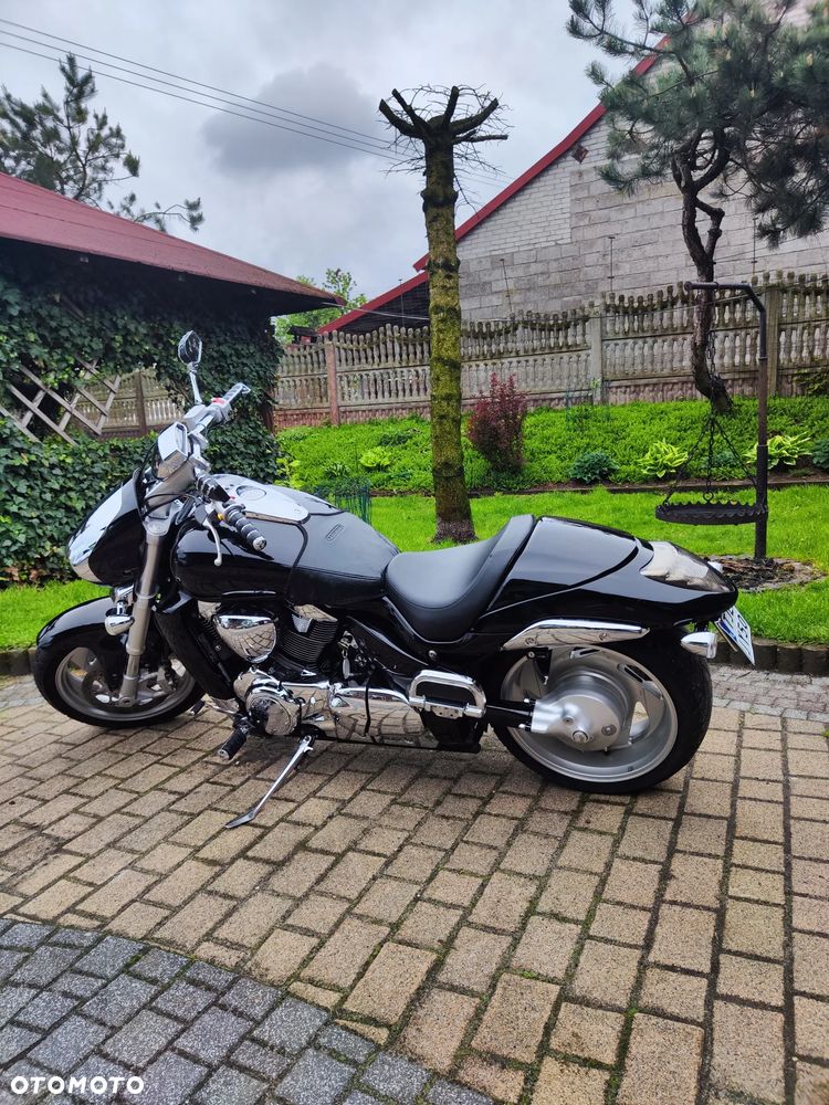 Suzuki Intruder - 14