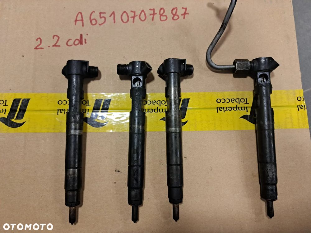 MB W204 2.2CDI WTRYSKIWACZE WTRYSKI 6510707887