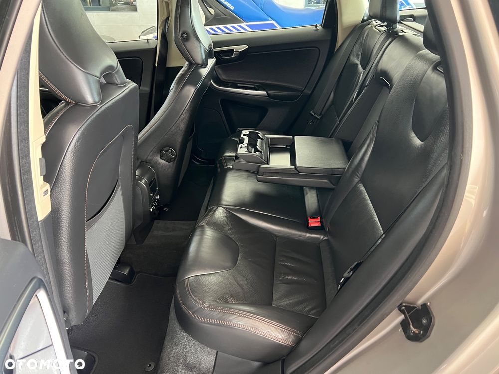 Volvo XC 60 D5 AWD RDesign - 20