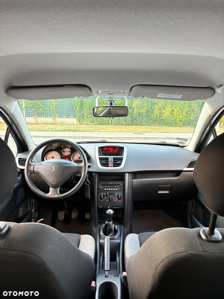Peugeot 207 - 11