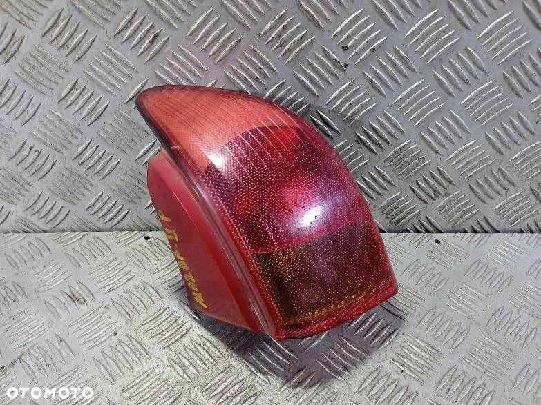 LAMPA PRAWA TYLNA MAZDA 2 - 1