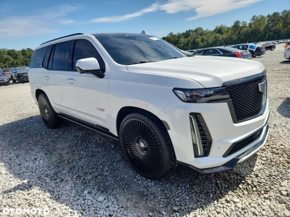 Cadillac Escalade - 5