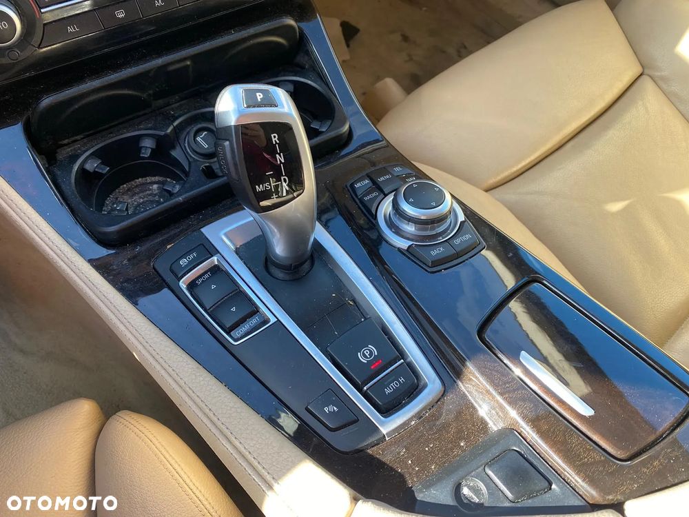 BMW Seria 5 535d Sport-Aut Modern Line - 10