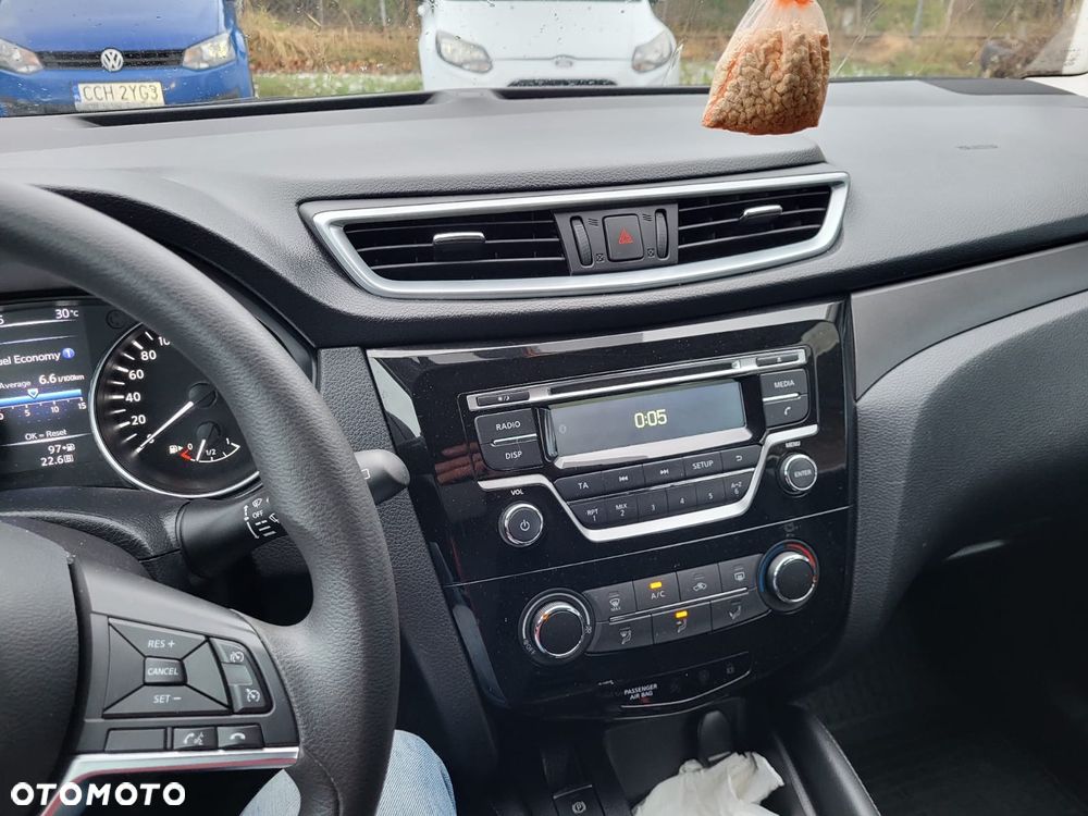 Nissan Qashqai 1.2 DIG-T N-Connecta EU6 - 9