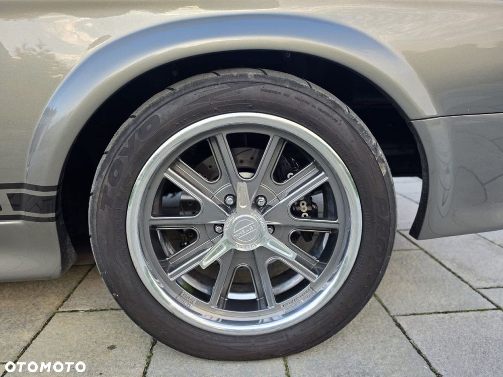 Ford Mustang - 35