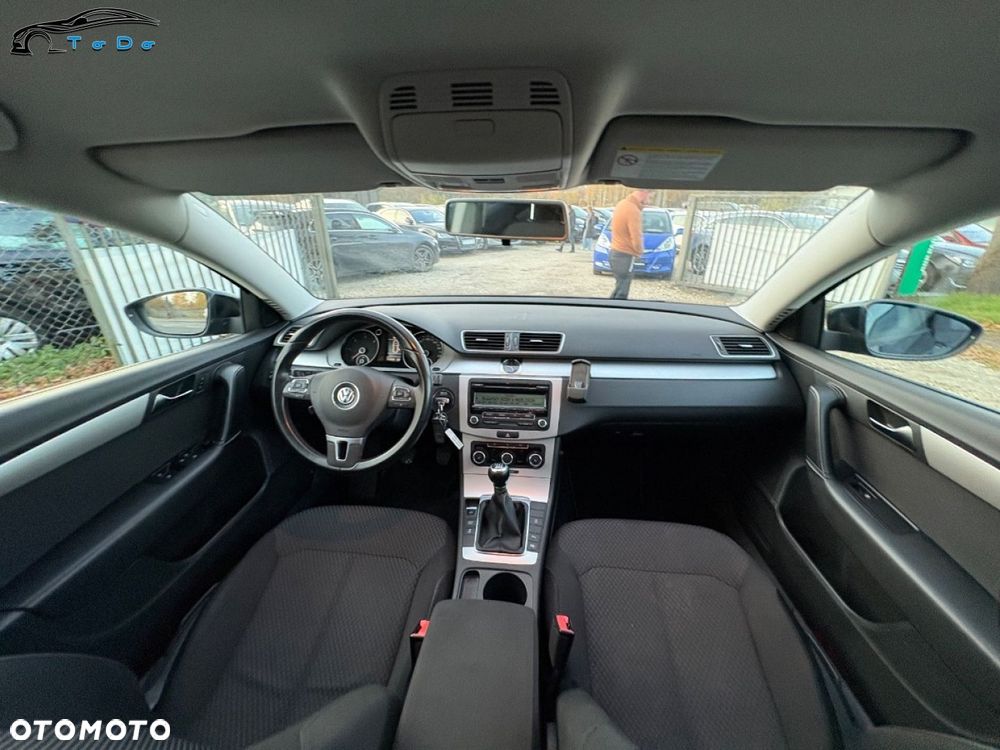 Volkswagen Passat 1.6 TDI DPF BlueMot Highline - 27