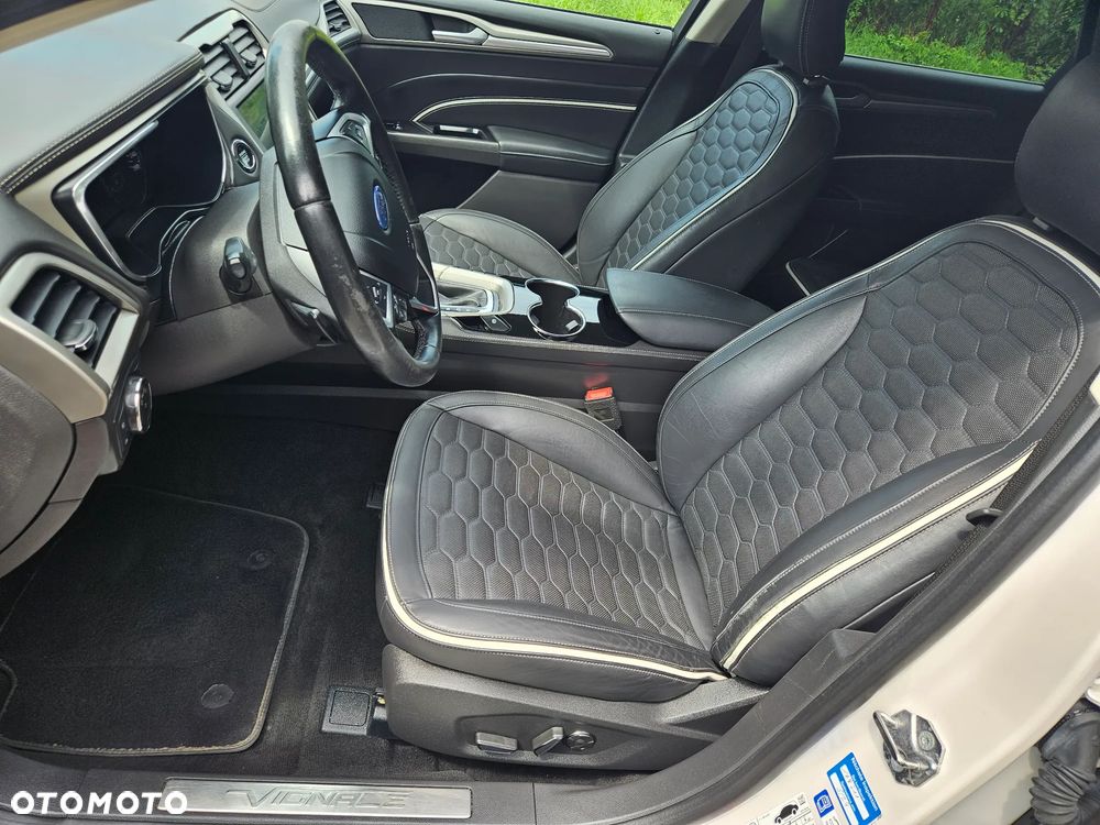 Ford Mondeo - 22