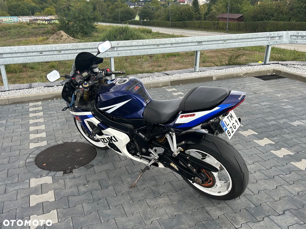 Suzuki GSX-R - 28