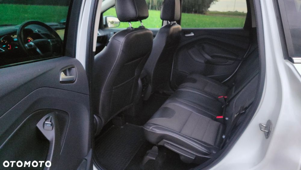 Ford Kuga - 31