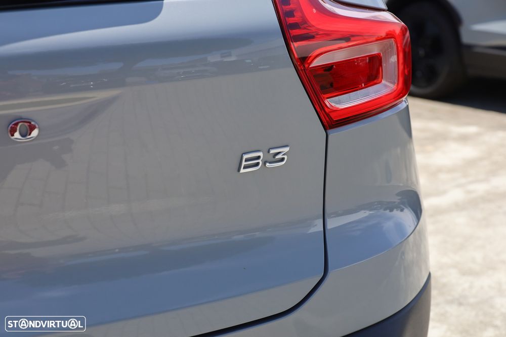 Volvo XC 40 2.0 B3 Plus Dark - 33