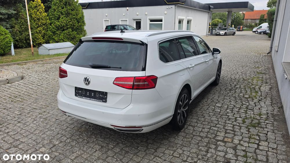 Volkswagen Passat 2.0 TDI SCR (BlueMotion Tech) 4Motion D Highline - 18