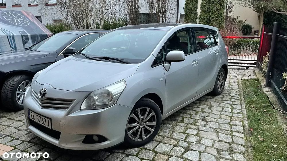 Toyota Verso 2.0 D-4D Premium - 2