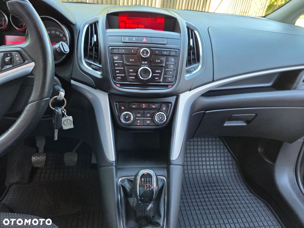 Opel Zafira - 15
