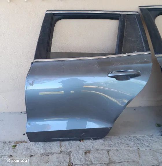 Porta Trás Esquerda Volvo V60 2019 - 1