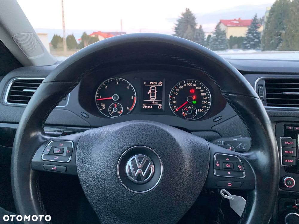 Volkswagen Jetta 1.6 TDI DSG Highline - 13