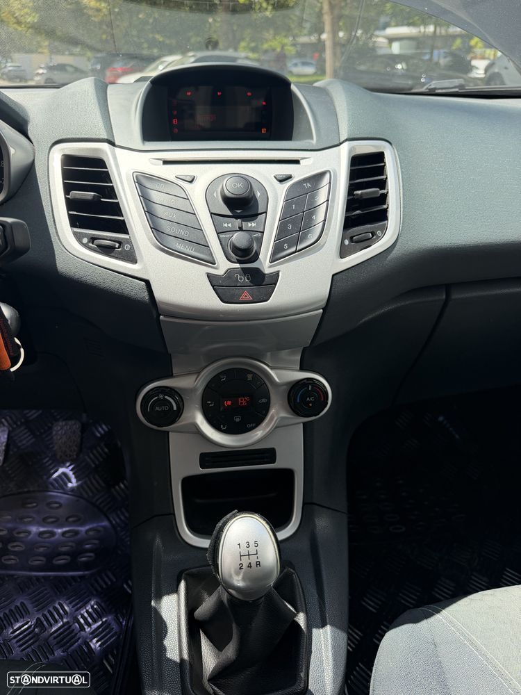 Ford Fiesta - 16