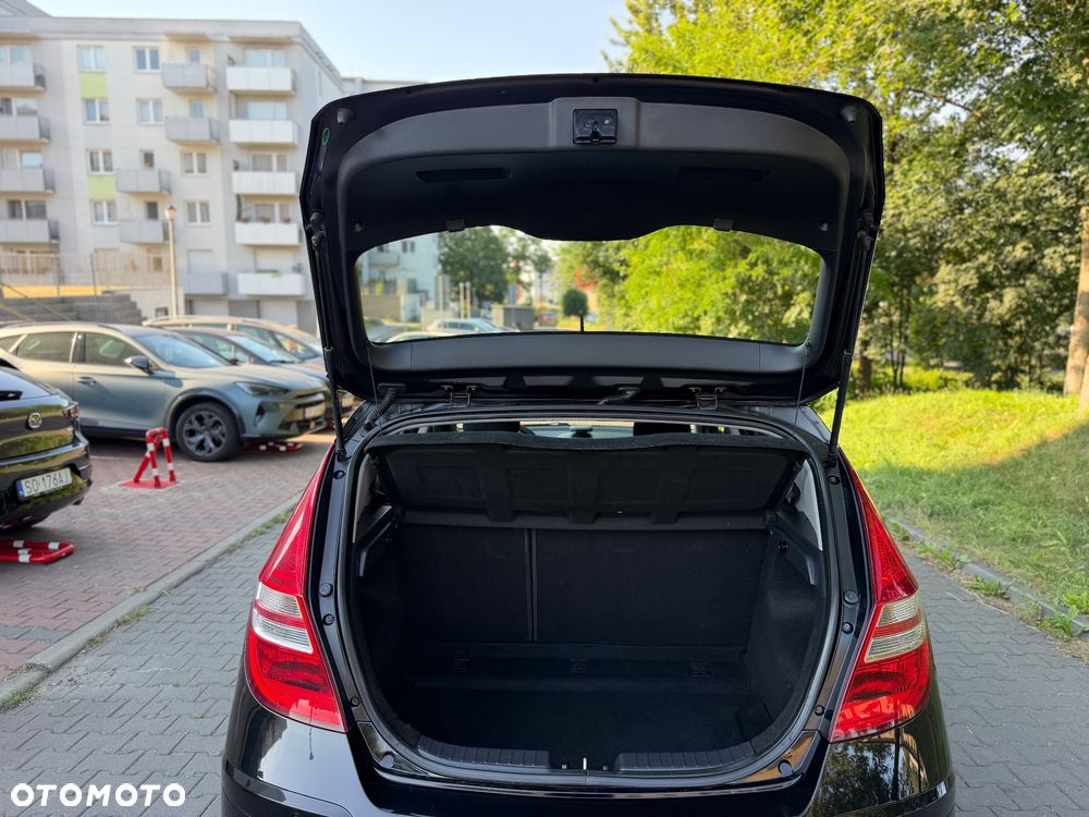 Hyundai i30 i30cw 1.4 UEFA EURO 2012 Edition - 38