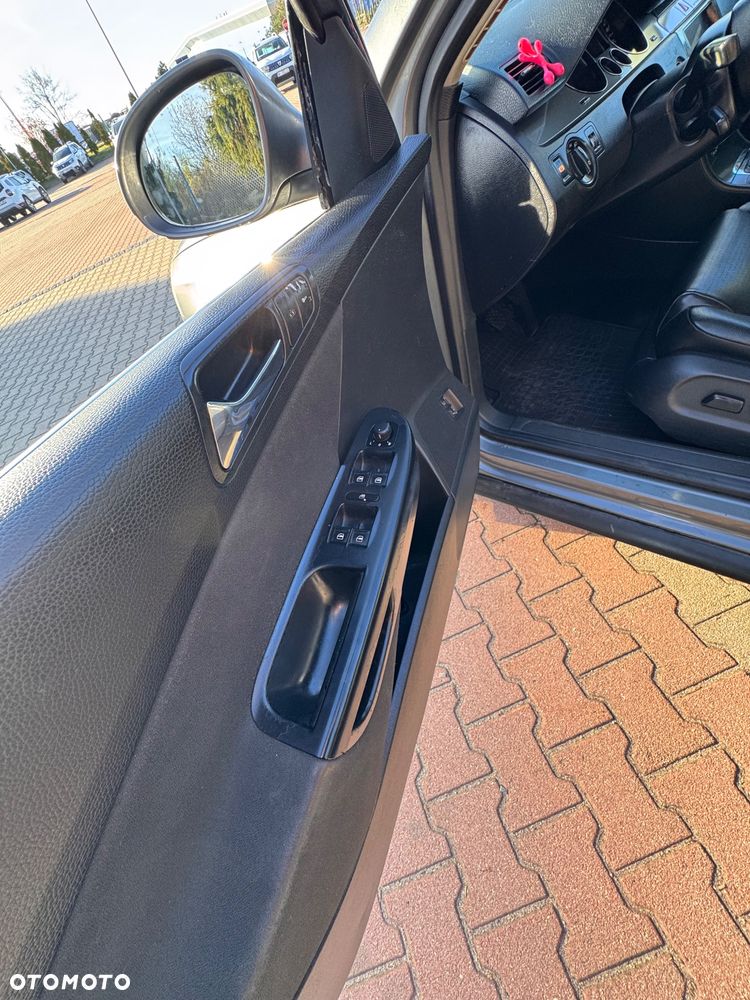 Volkswagen Passat 2.0 TDI Comfortline - 15