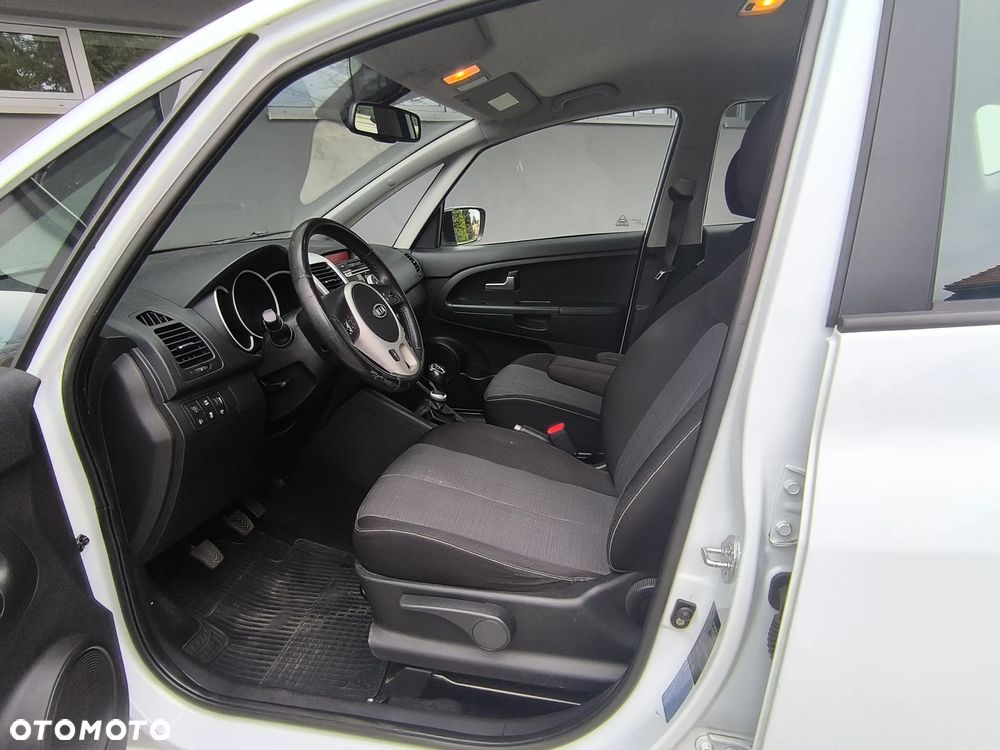 Kia Venga 1.4 L - 11