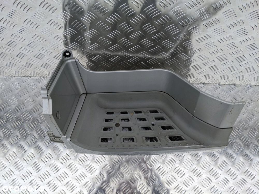 STOPIEŃ DOLNY LEWY OBUDOWA DAF CF EURO 6 - 4