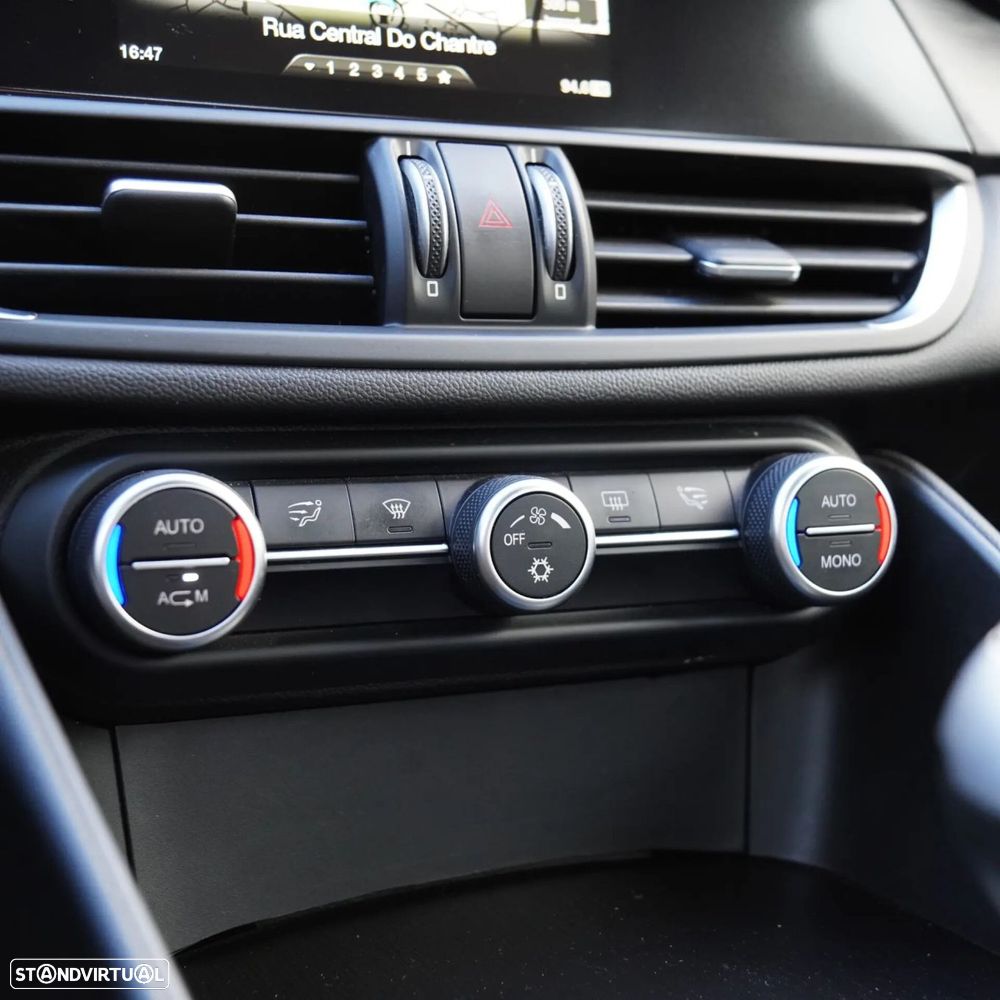 Alfa Romeo Giulia 2.2 D - 29