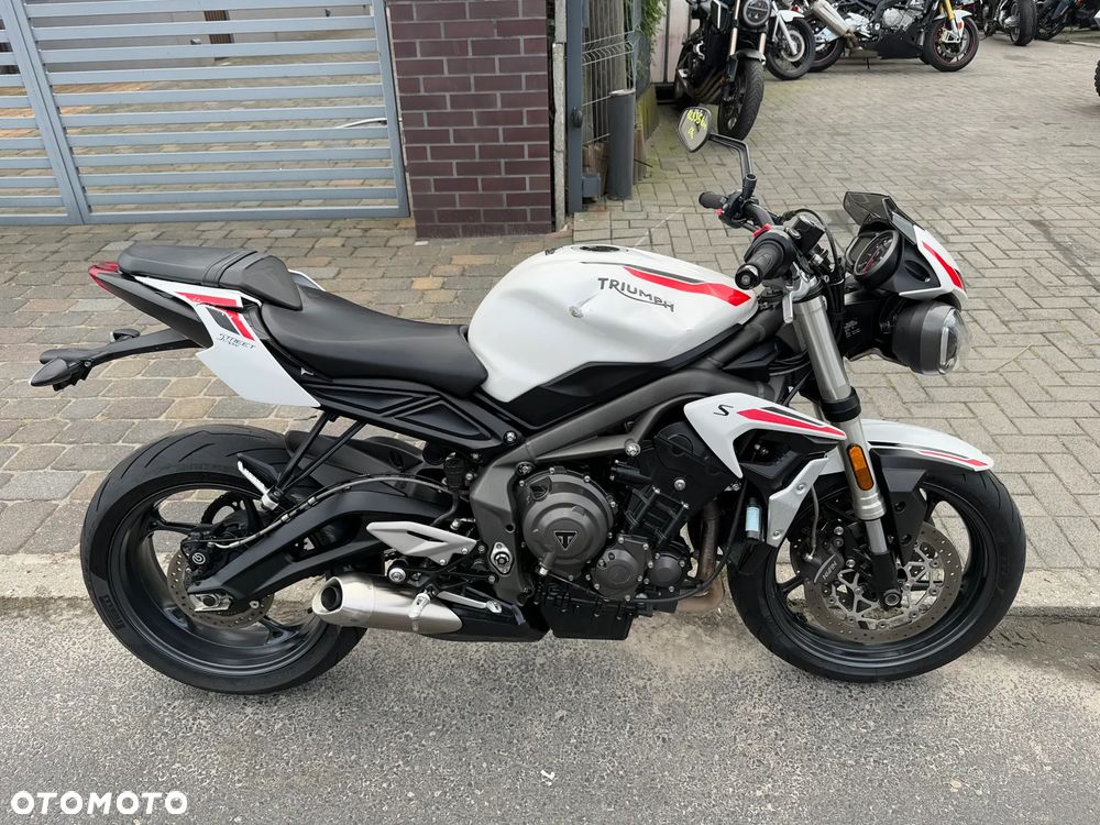 Triumph Street Triple - 4