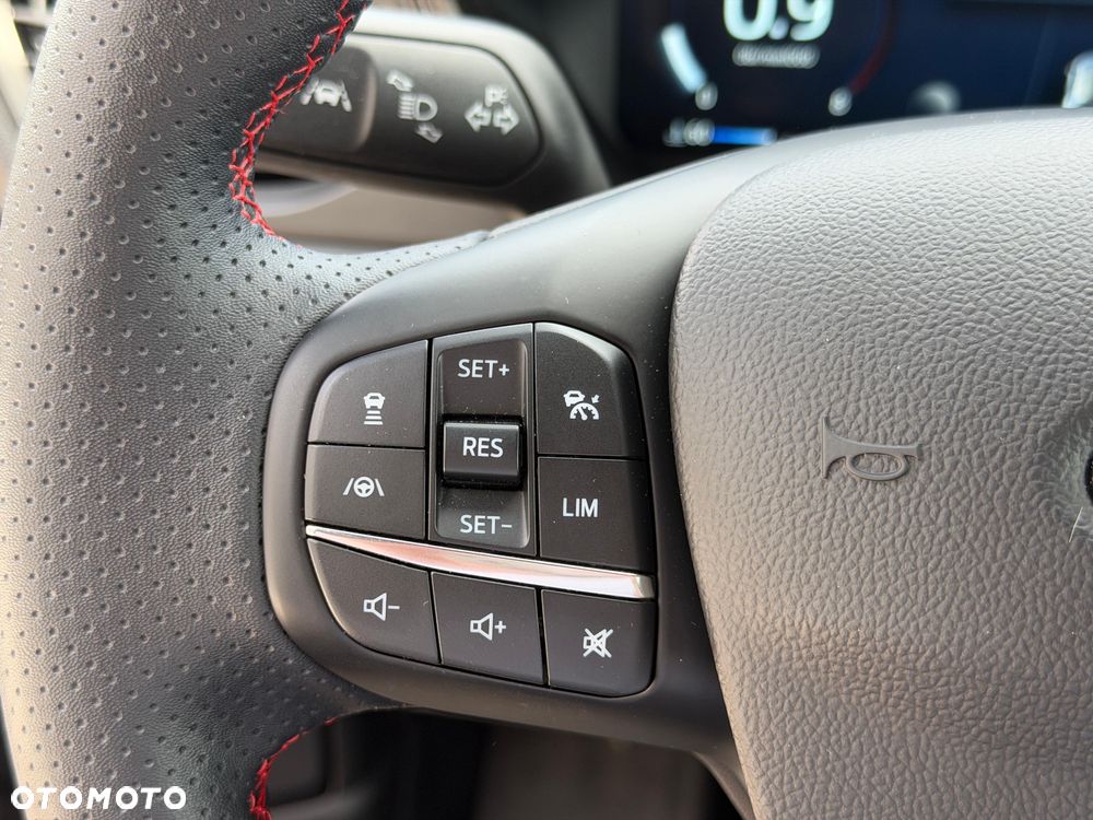 Ford Focus 1.0 EcoBoost mHEV ST-Line X - 17
