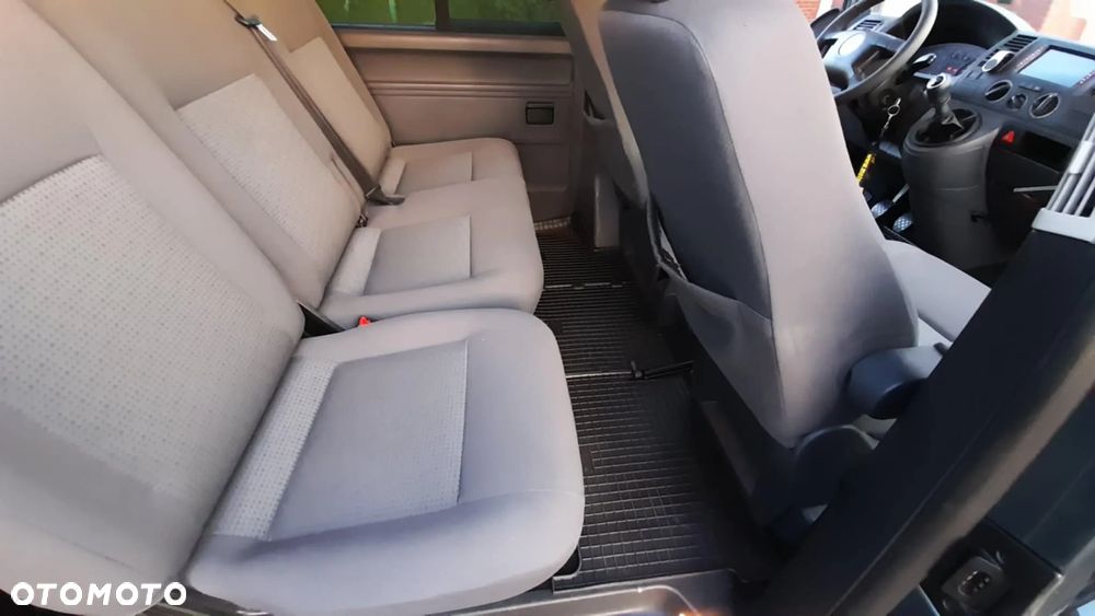 Volkswagen Transporter Caravelle Lang Trendline - 26