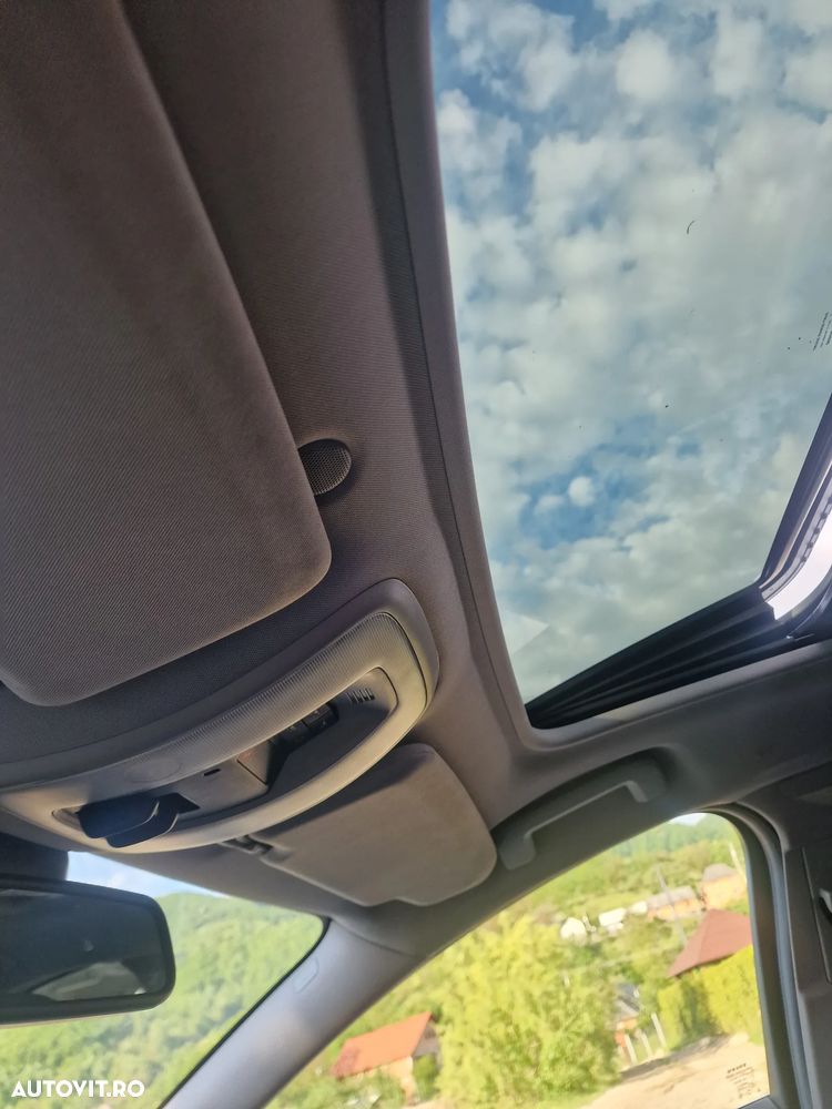 Volvo S60 D5 AWD Geartronic Summum - 8
