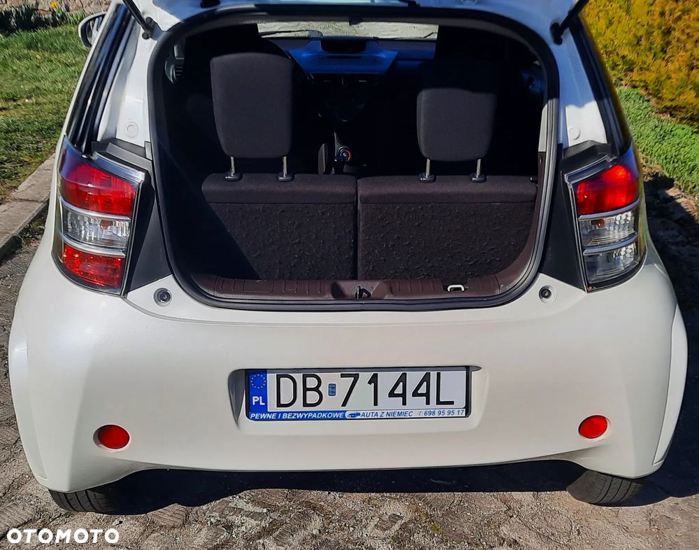 Toyota iQ 1.0 Sol EU5 - 11
