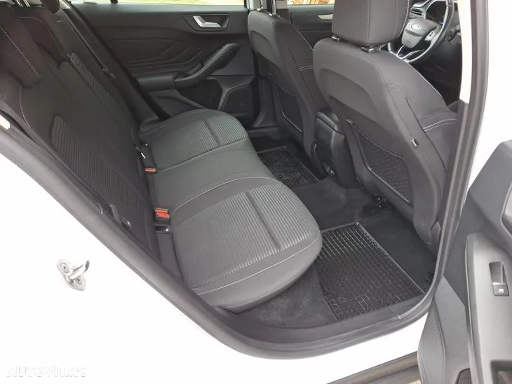 Ford Focus 1.5 TDCi Powershift Titanium - 14