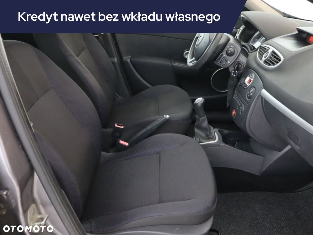Renault Clio - 11