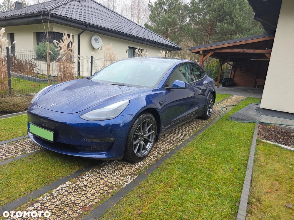 Tesla Model 3 - 8