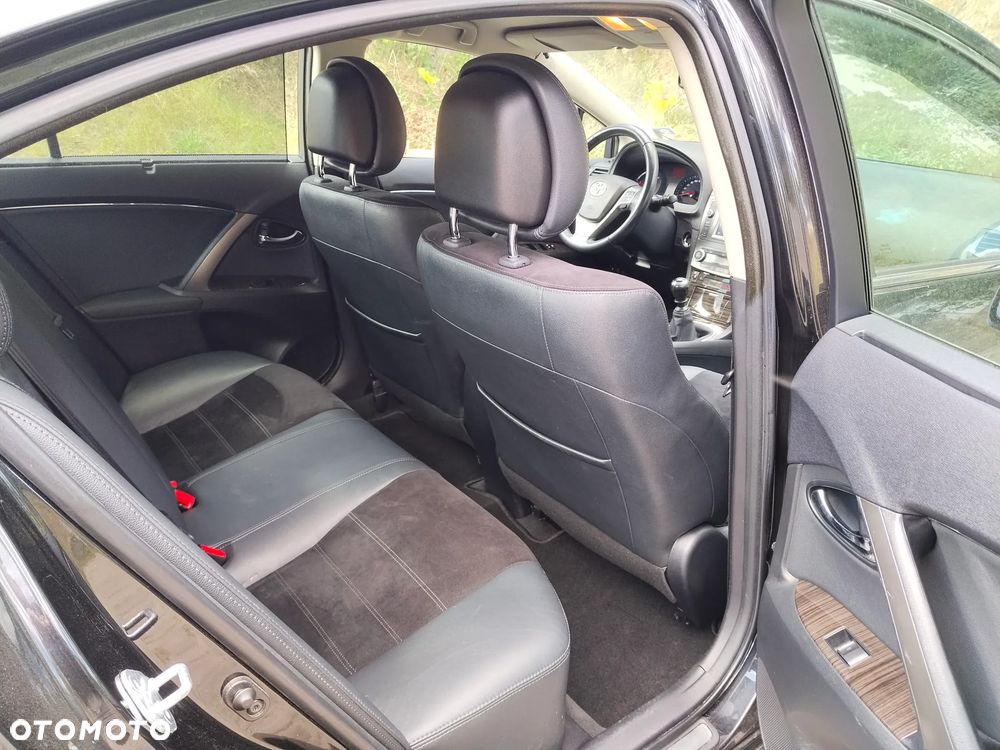 Toyota Avensis 2.0 D-4D Premium - 6