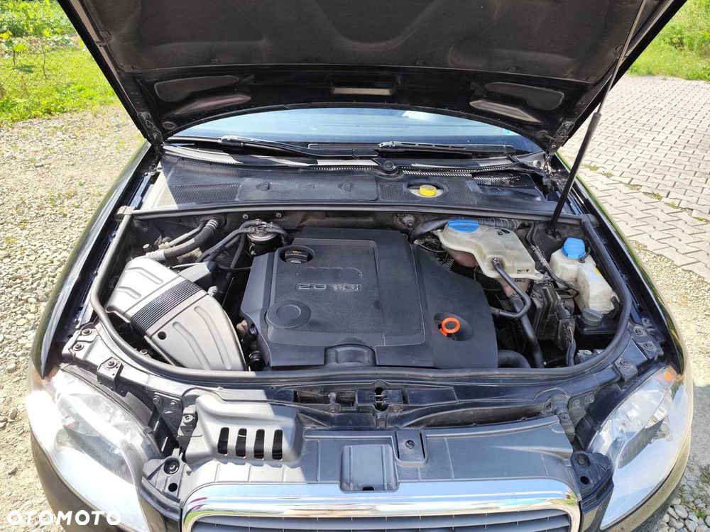 Audi A4 Limousine - 4