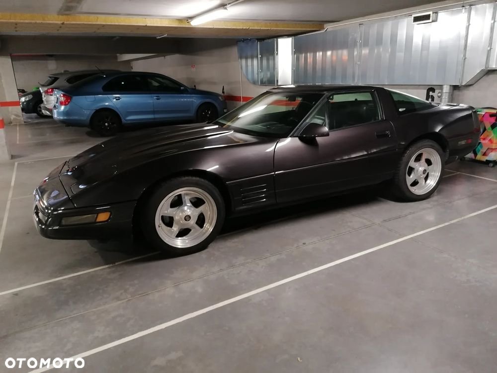 Chevrolet Corvette - 5