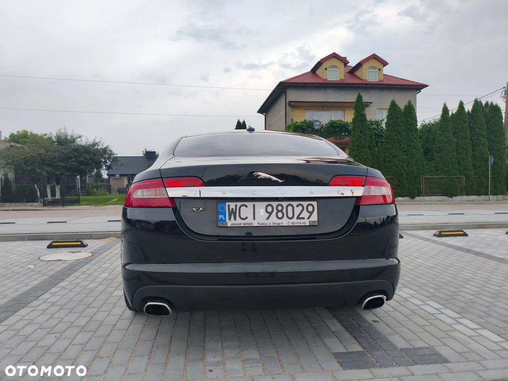Jaguar XF 3.0 V6 D Luxury - 3