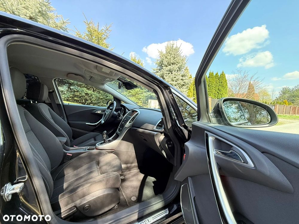 Opel Astra 1.4 Turbo Cosmo - 25