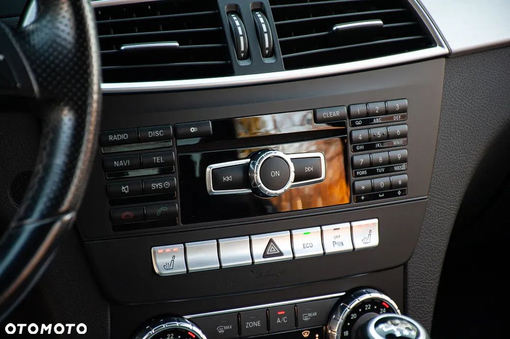 Mercedes-Benz Klasa C 180 T BlueEFFICIENCY Avantgarde - 33