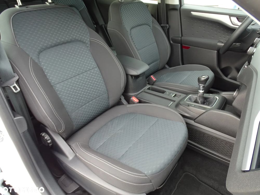 Ford Kuga - 18