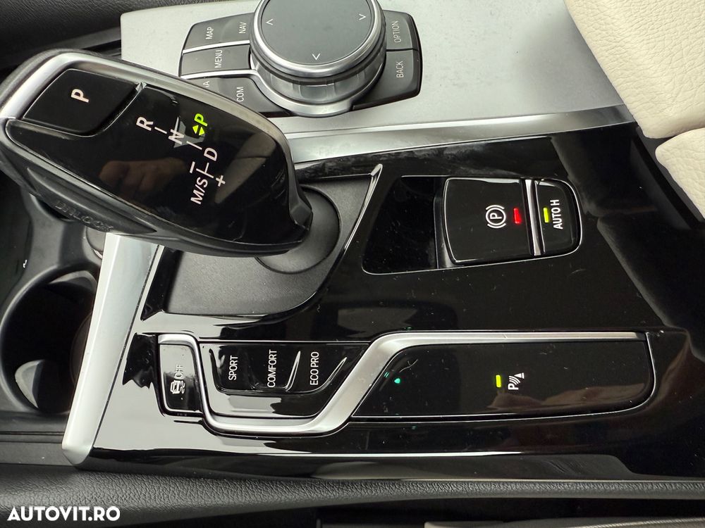 BMW Seria 5 530d xDrive Aut. Luxury Line - 30