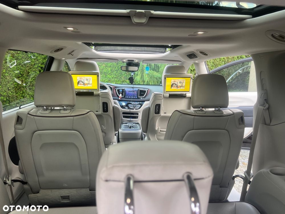 Chrysler Pacifica - 14