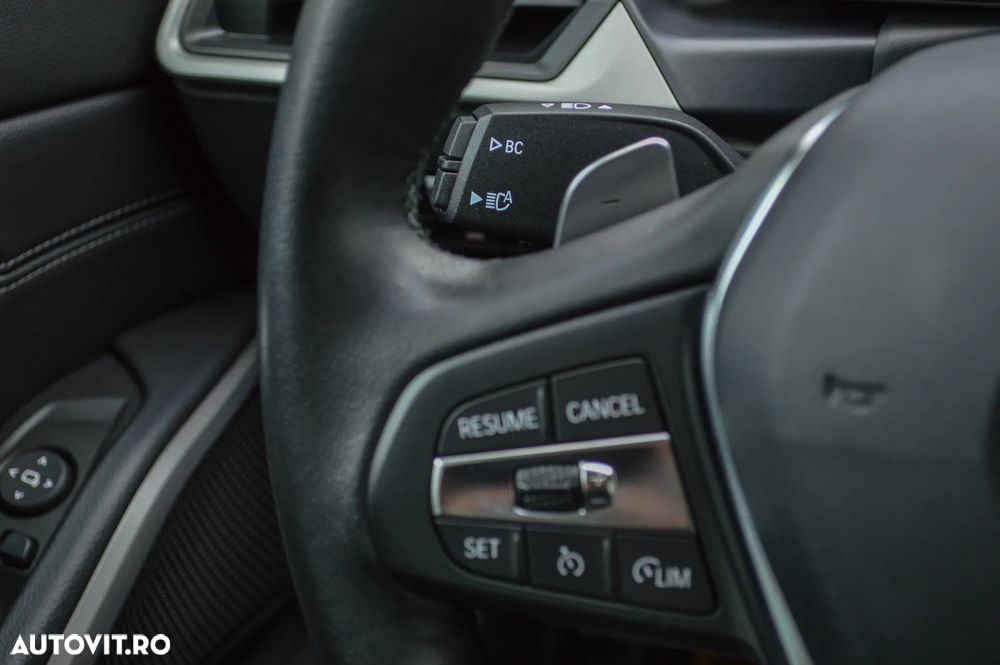 BMW Seria 3 320i AT - 12