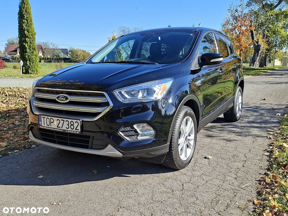 Ford Kuga 1.5 EcoBoost 2x4 Titanium - 1
