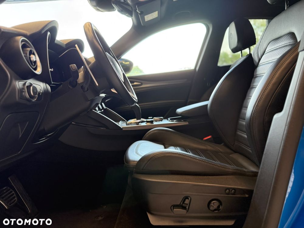 Alfa Romeo Stelvio 2.0 Turbo Veloce Q4 - 11