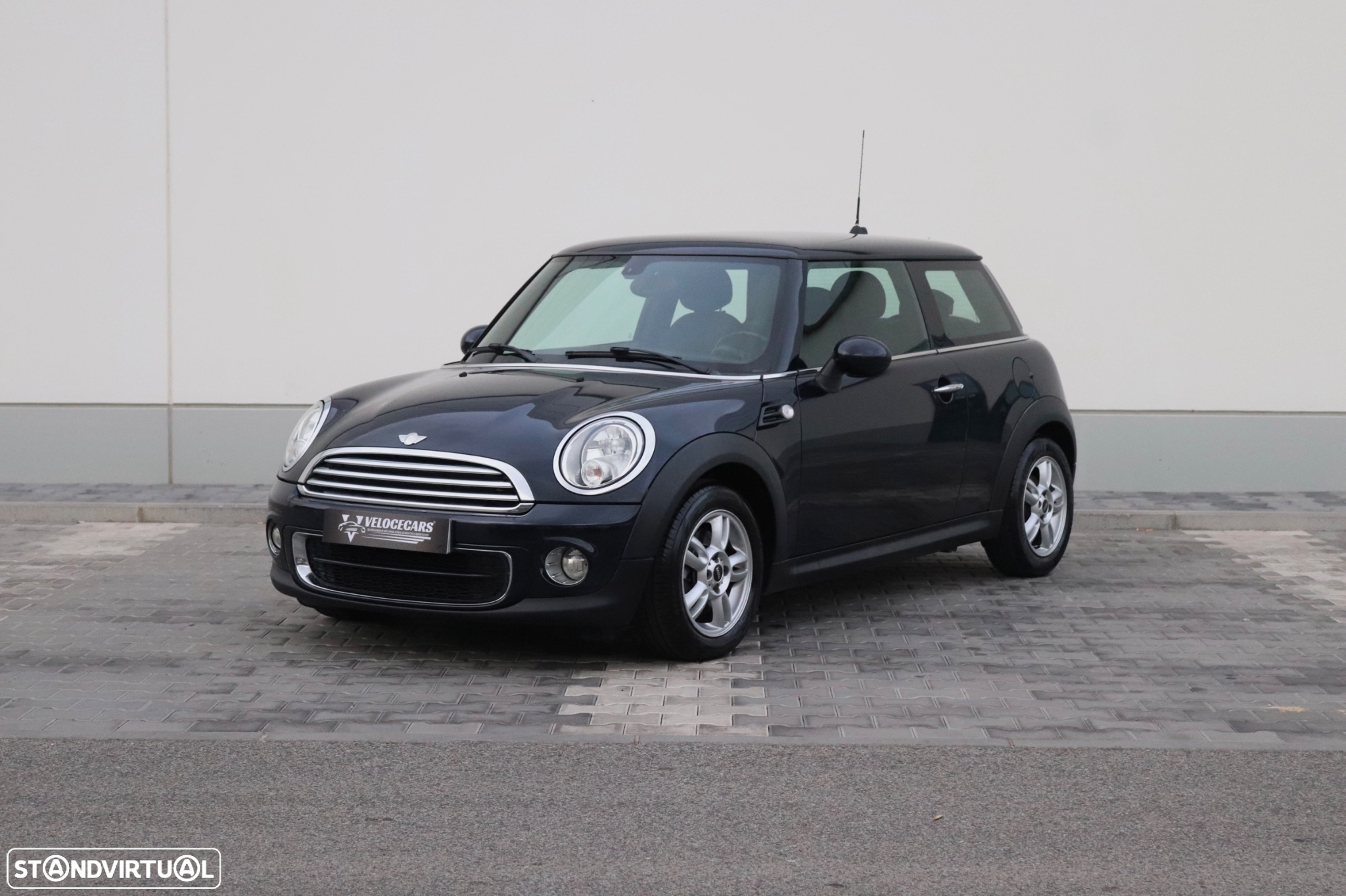 MINI 3 Portas One D - 10