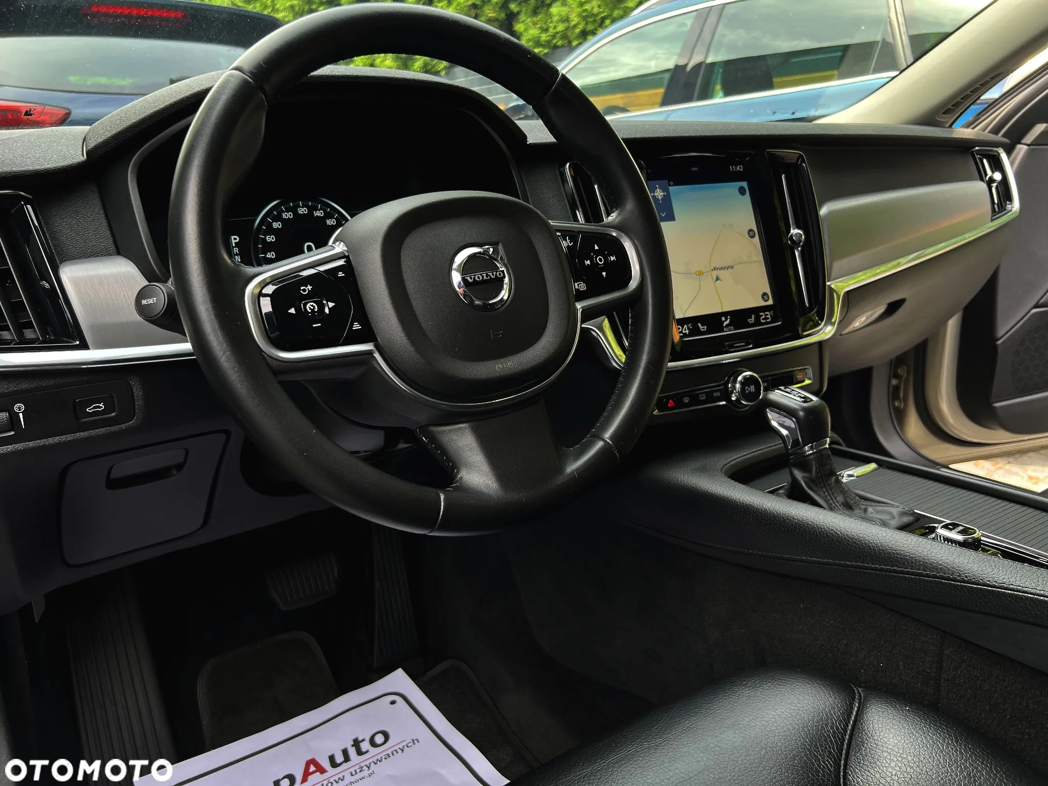 Volvo V90 D4 Momentum Pro - 22